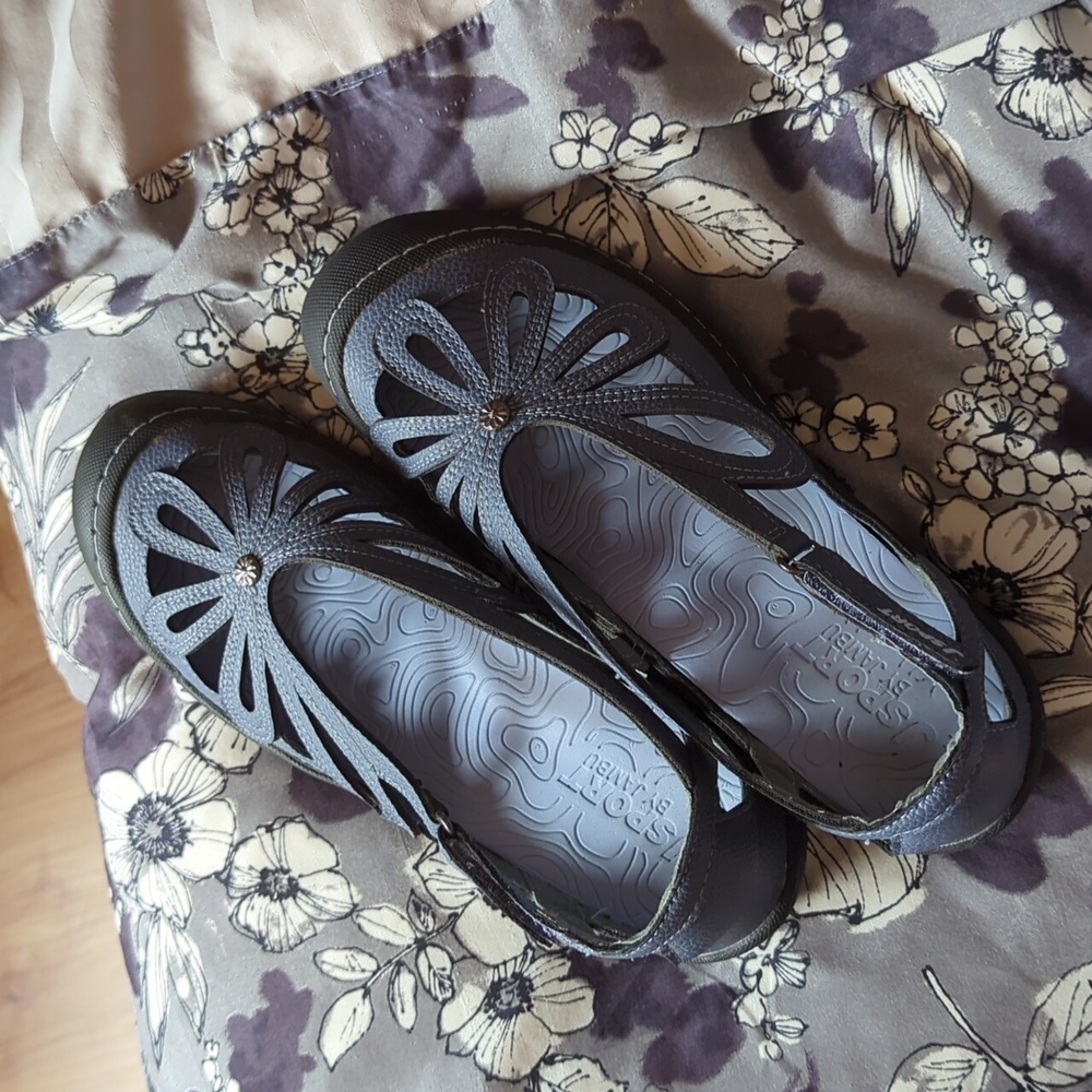 Jambu flats